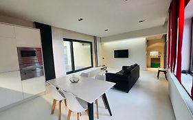 Down Town Penthouse With Private Parking